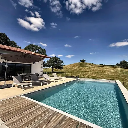 Sohaborda Ferme Basque Avec Piscine * Iholdy
